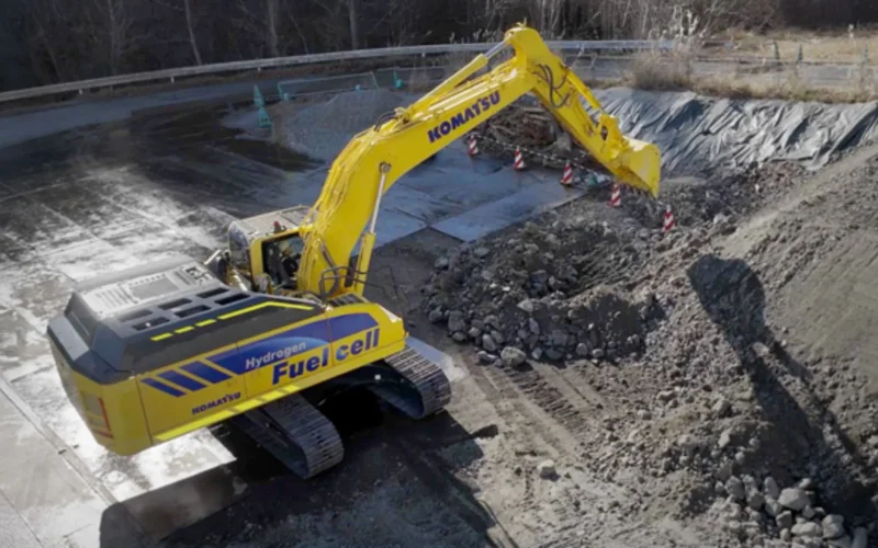On-site PoC test at the Joshin-Etsu Expressway Kitanomaki Construction Project. (Image via Komatsu)